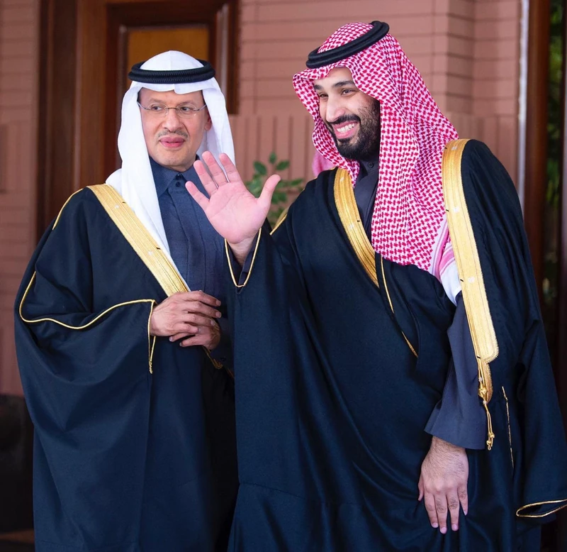 سيدي خادم الحرمين الشريفين يستقبل سمو رئيس مجلس الوزراء الكويتي - صورة 7
