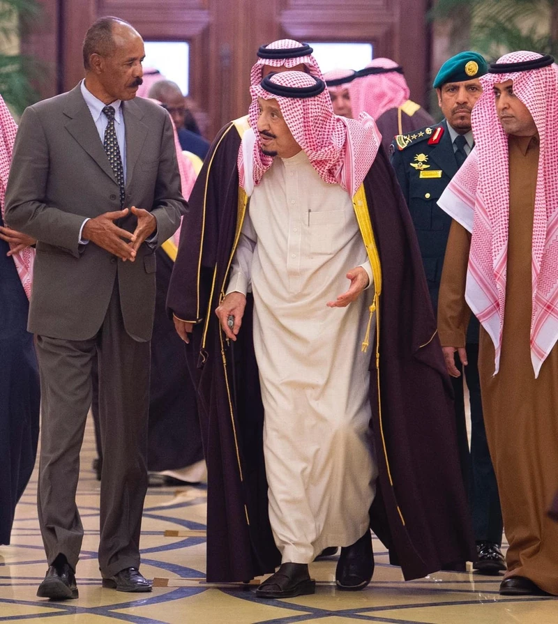 سيدي خادم الحرمين الشريفين يستقبل رئيس دولة أريتريا - صورة 2