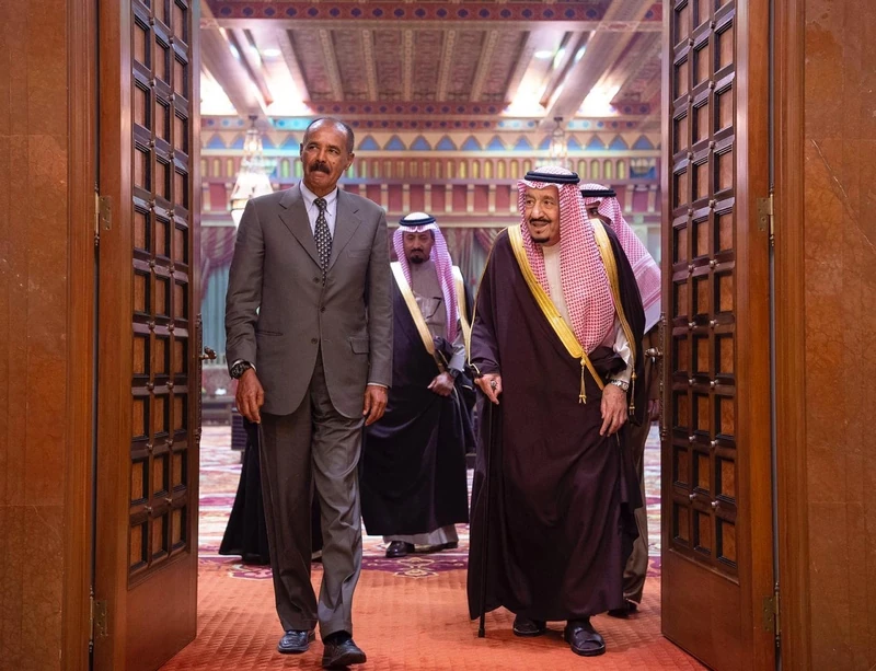 سيدي خادم الحرمين الشريفين يستقبل رئيس دولة أريتريا - صورة 4