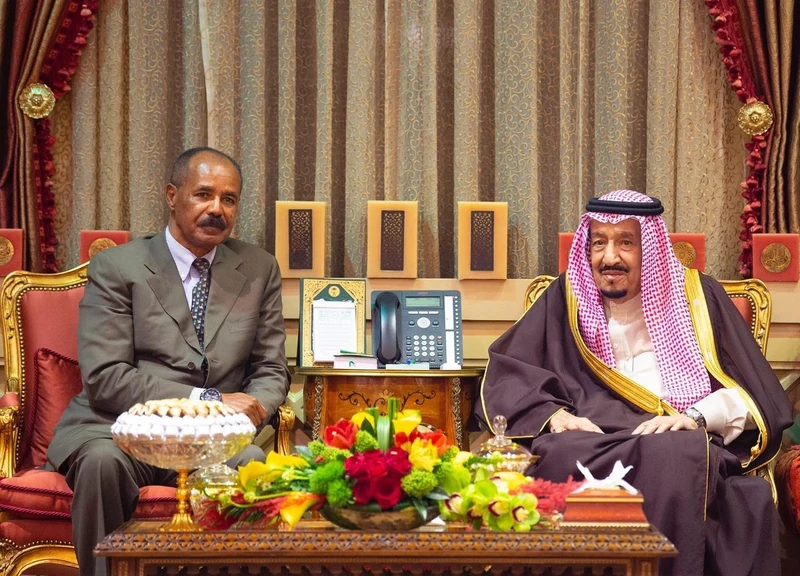 سيدي خادم الحرمين الشريفين يستقبل رئيس دولة أريتريا - صورة 5
