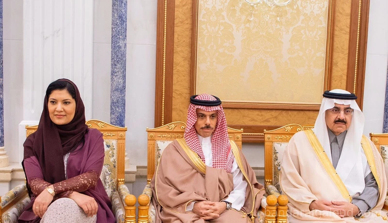 سيدي خادم الحرمين الشريفين يستقبل وزير الخارجية الأمريكي - صورة 3