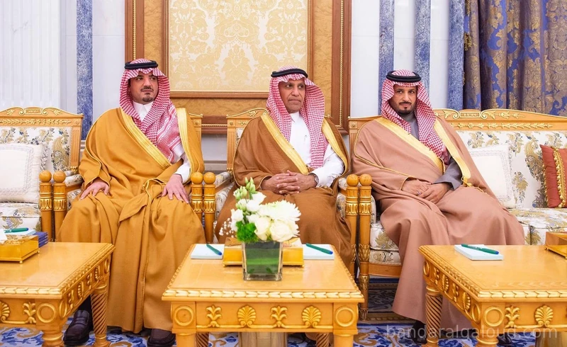 أمام سيدي خادم الحرمين الشريفين، سمو وزير الرياضة ووزيرا السياحة والاستثمار يؤدون القسم - صورة 4