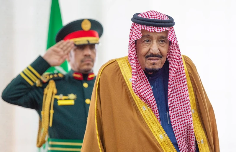 سيدي خادم الحرمين الشريفين يستقبل رئيس الجمهورية الإسلامية الموريتانية ويقيم مأدبة غداء تكريماً له - صورة 5