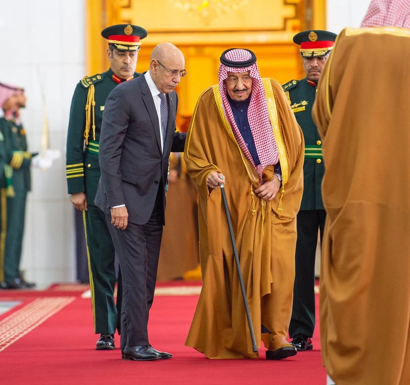 سيدي خادم الحرمين الشريفين يستقبل رئيس الجمهورية الإسلامية الموريتانية ويقيم مأدبة غداء تكريماً له - صورة 7