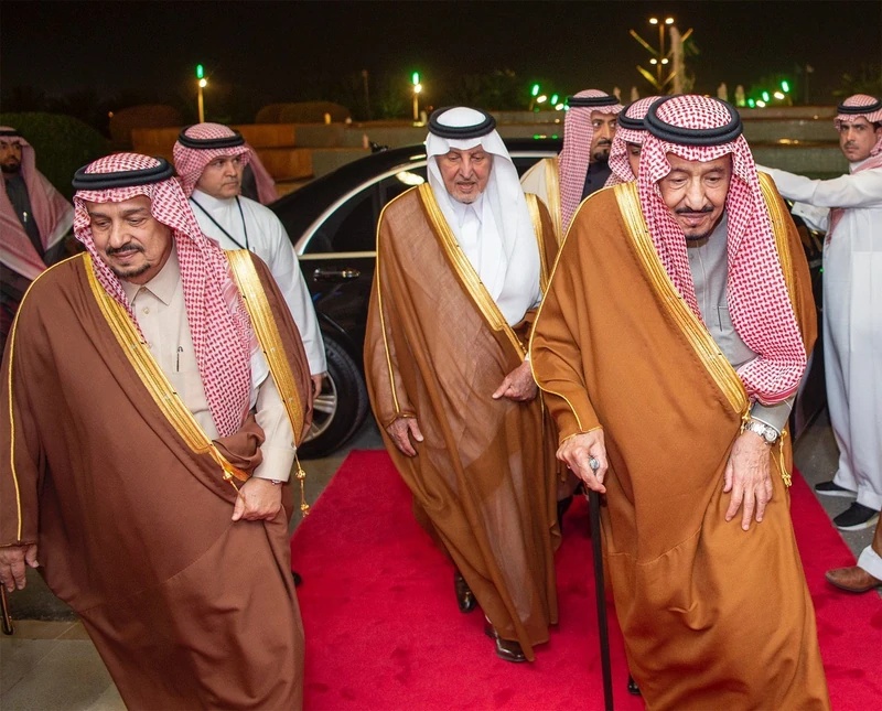 خادم الحرمين الشريفين يرعى حفل سباق كأس السعودية - صورة 6