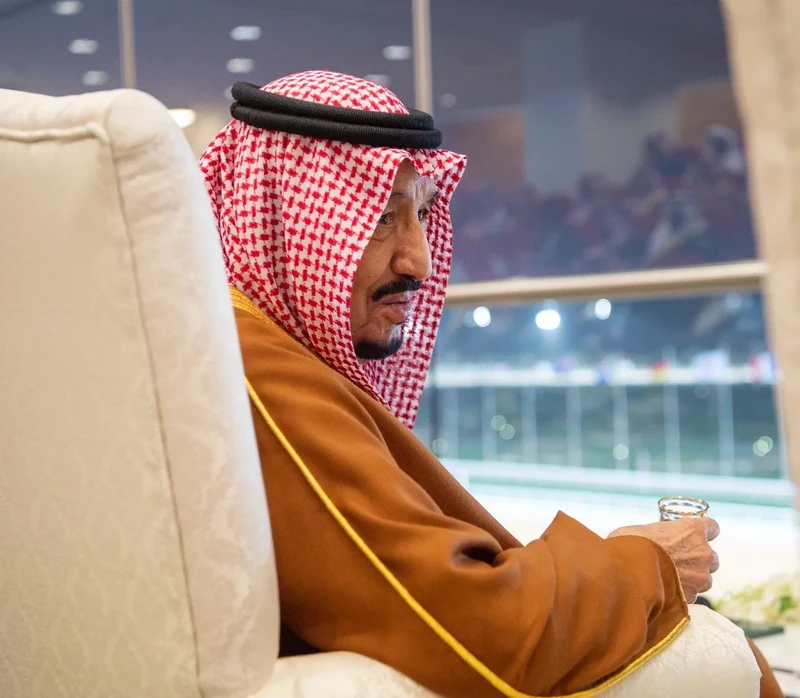 خادم الحرمين الشريفين يرعى حفل سباق كأس السعودية - صورة 10
