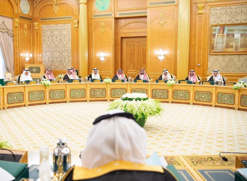 سيدي خادم الحرمين الشريفين يرأس جلسة مجلس الوزراء - صورة 5