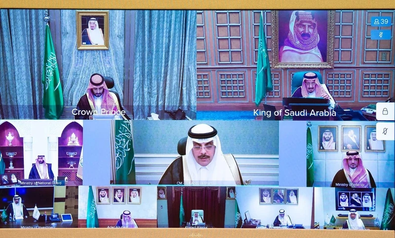سيدي خادم الحرمين الشريفين يرأس جلسة مجلس الوزراء عبر الاتصال المرئي - صورة 7