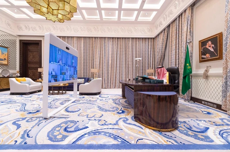 سيدي خادم الحرمين الشريفين يرأس جلسة مجلس الوزراء عبر الاتصال المرئي - صورة 6
