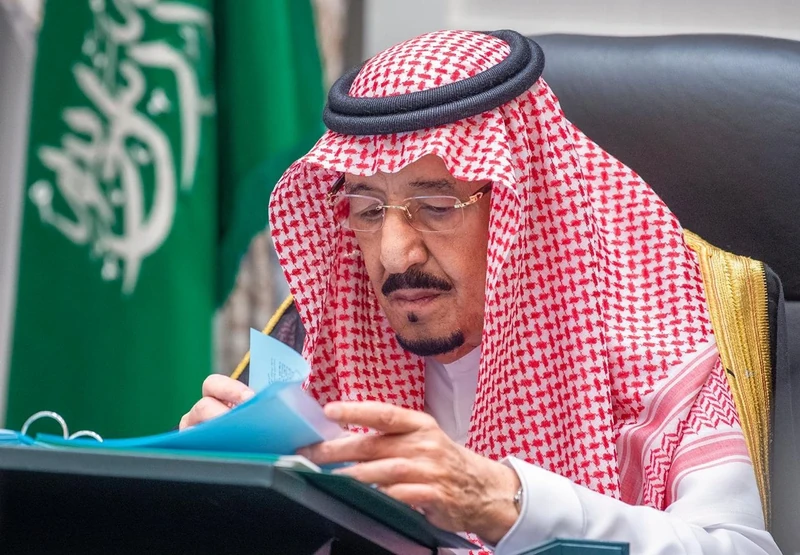 سيدي خادم الحرمين الشريفين يرأس جلسة مجلس الوزراء عبر الاتصال المرئي - صورة 2