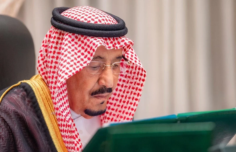 سيدي خادم الحرمين الشريفين يرأس جلسة مجلس الوزراء عبر الاتصال المرئي - صورة 2