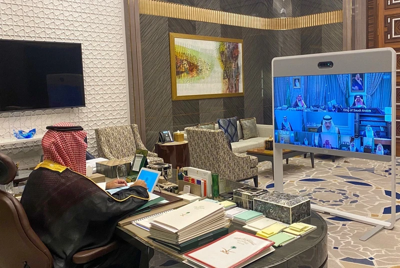 سيدي خادم الحرمين الشريفين يرأس جلسة مجلس الوزراء عبر الاتصال المرئي - صورة 5