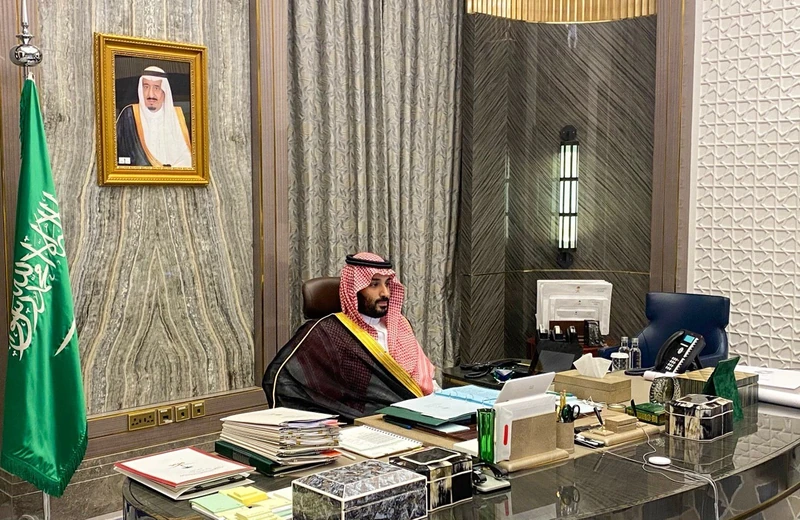 سيدي خادم الحرمين الشريفين يرأس جلسة مجلس الوزراء عبر الاتصال المرئي - صورة 6