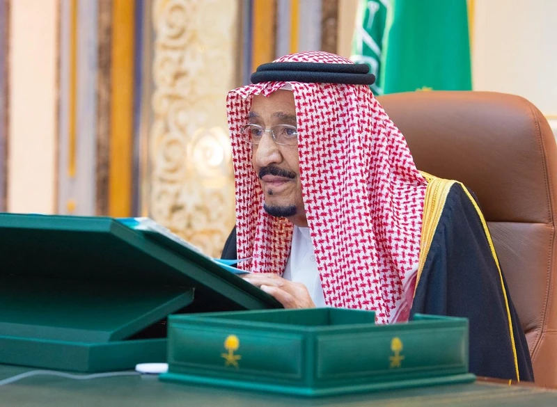 سيدي خادم الحرمين الشريفين يرأس جلسة مجلس الوزراء من المستشفى - صورة 5