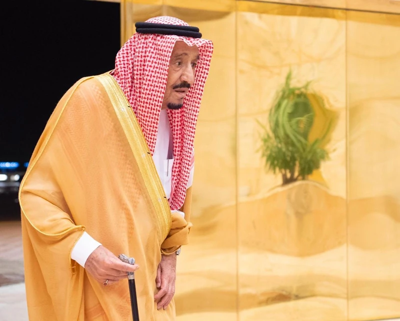 سيدي خادم الحرمين الشريفين يصل إلى نيوم - صورة 6