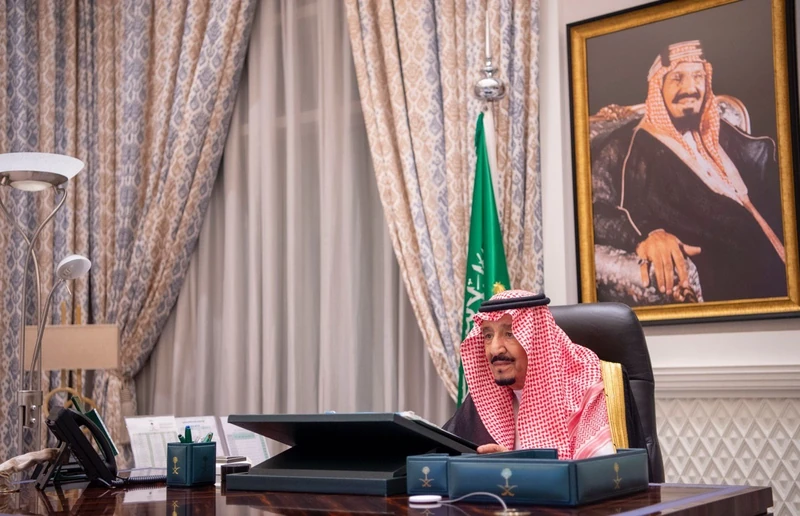 سيدي خادم الحرمين الشريفين يرأس جلسة مجلس الوزراء عبر الاتصال المرئي - صورة 2