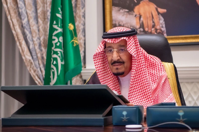 سيدي خادم الحرمين الشريفين يرأس جلسة مجلس الوزراء عبر الاتصال المرئي - صورة 7