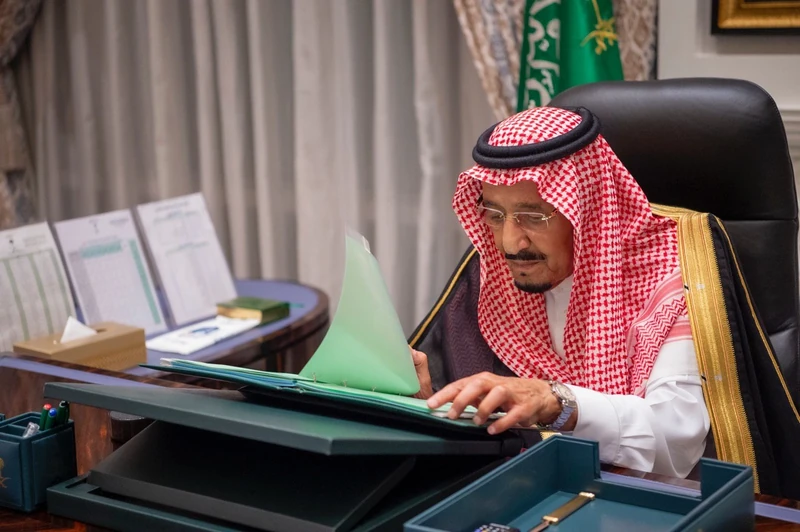 سيدي خادم الحرمين الشريفين يرأس جلسة مجلس الوزراء عبر الاتصال المرئي - صورة 5
