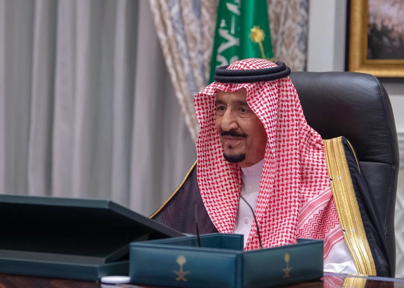 سيدي خادم الحرمين الشريفين يرأس جلسة مجلس الوزراء عبر الاتصال المرئي - صورة 3