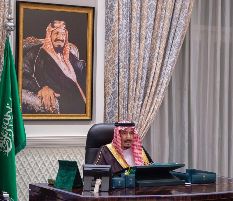 سيدي خادم الحرمين الشريفين يرأس جلسة مجلس الوزراء عبر الاتصال المرئي - صورة 4