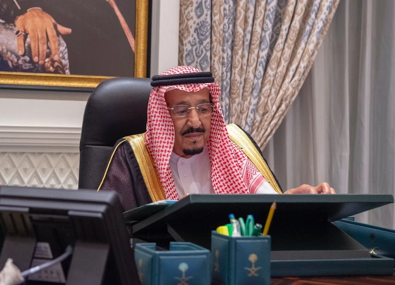 سيدي خادم الحرمين الشريفين يرأس جلسة مجلس الوزراء عبر الاتصال المرئي - صورة 2