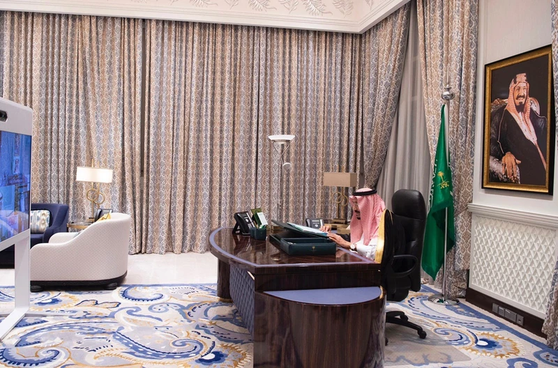 سيدي خادم الحرمين الشريفين يرأس جلسة مجلس الوزراء عبر الاتصال المرئي - صورة 3