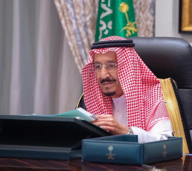 سيدي خادم الحرمين الشريفين يرأس جلسة مجلس الوزراء عبر الاتصال المرئي - صورة 5