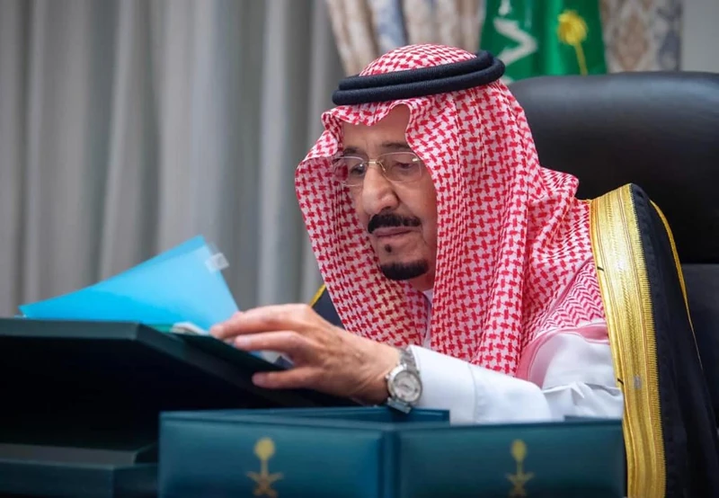 سيدي خادم الحرمين الشريفين يرأس جلسة مجلس الوزراء عبر الاتصال المرئي - صورة 3