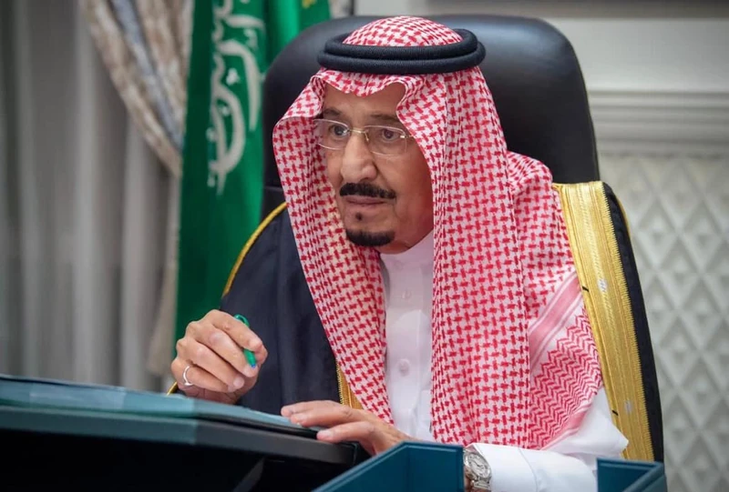 سيدي خادم الحرمين الشريفين يرأس جلسة مجلس الوزراء عبر الاتصال المرئي - صورة 4
