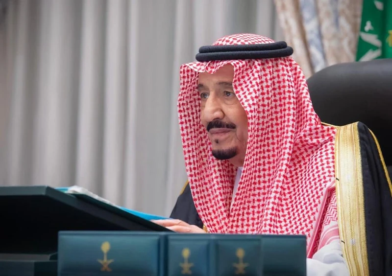 سيدي خادم الحرمين الشريفين يرأس جلسة مجلس الوزراء عبر الاتصال المرئي - صورة 2