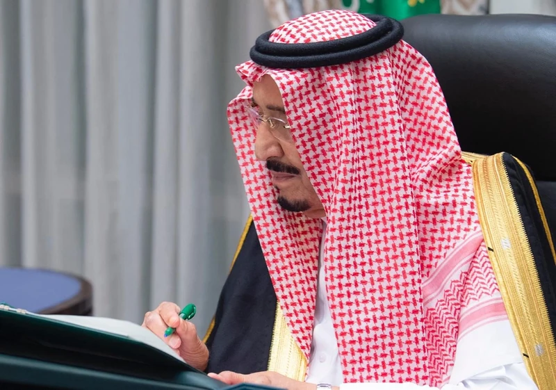 سيدي خادم الحرمين الشريفين وأعضاء مجلس الوزراء لإقرار ميزانية 2021 - صورة 4