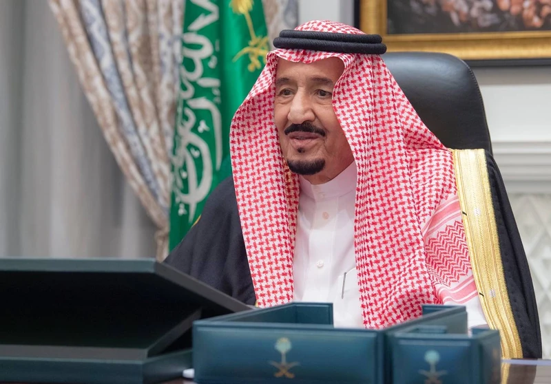 سيدي خادم الحرمين الشريفين يرأس جلسة مجلس الوزراء عبر الاتصال المرئي - صورة 3