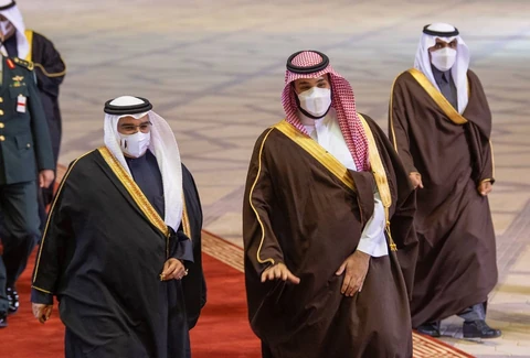 سمو سيدي ولي العهد يستقبل سمو ولي عهد البحرين