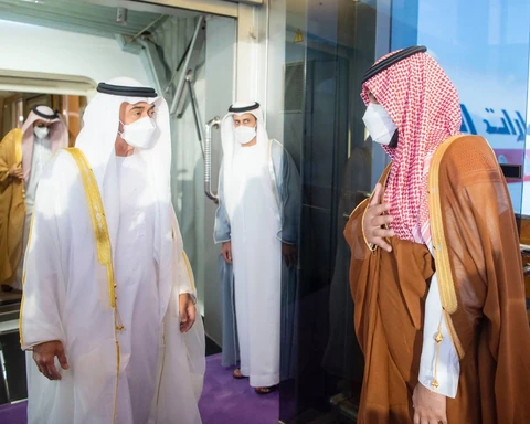 سمو سيدي ولي العهد يستقبل سمو ولي عهد أبو ظبي الشيخ محمد بن زايد