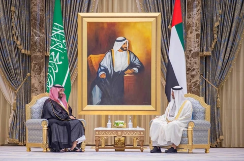 سمو سيدي ولي العهد وسمو ولي عهد أبوظبي يعقدان جلسة مباحثات