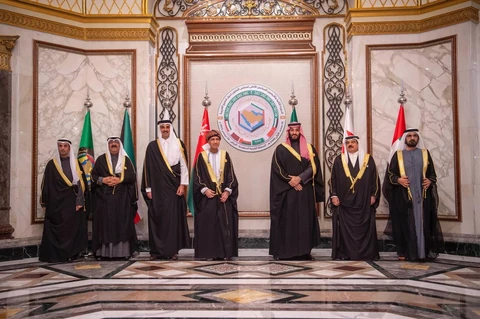 أصحاب الجلالة والسمو قادة ورؤساء وفود دول مجلس التعاون خلال أعمال اجتماع الدورة 42 للمجلس الأعلى.
