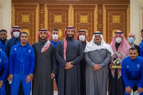 سمو سيدي ولي العهد يستقبل سمو وزير الرياضة ورئيس الاتحاد السعودي لكرة القدم، ورئيس وأعضاء مجلس إدارة نادي الهلال