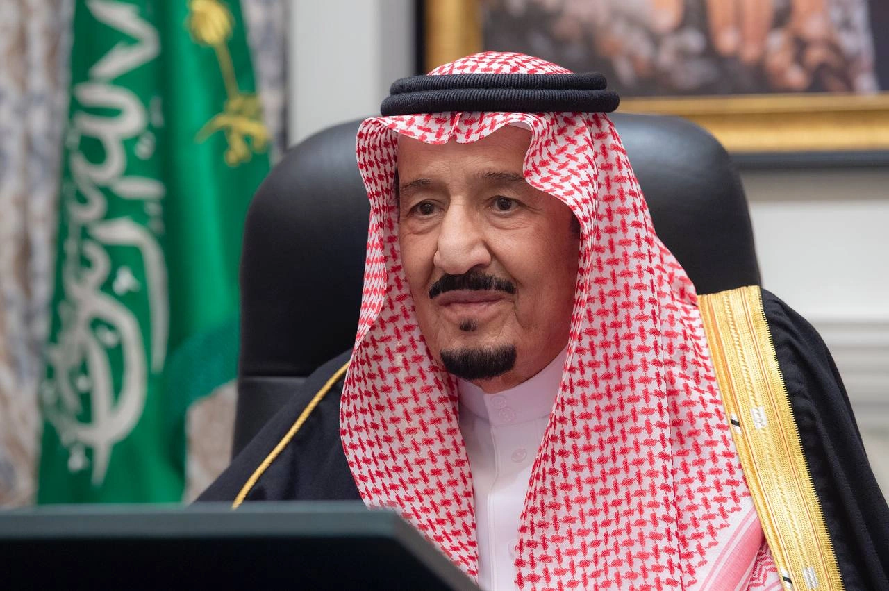 سيدي خادم الحرمين الشريفين يرأس جلسة مجلس الوزراء عبر الاتصال المرئي - صورة 1