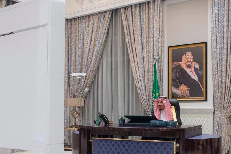 سيدي خادم الحرمين الشريفين يرأس جلسة مجلس الوزراء عبر الاتصال المرئي - صورة 1
