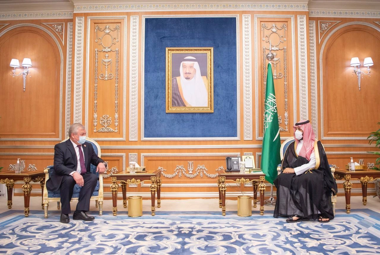 سمو سيدي ولي العهد يلتقي المبعوث الخاص الروسي لشؤون التسوية السورية - صورة 1