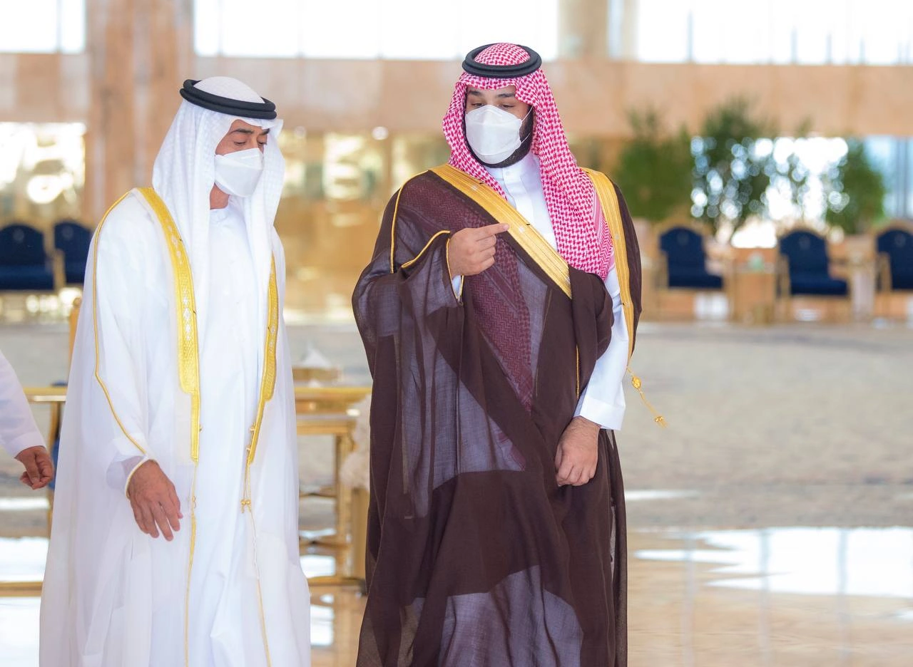سمو سيدي ولي العهد يستقبل سمو ولي عهد أبوظبي الشيخ محمد بن زايد في الرياض - صورة 1