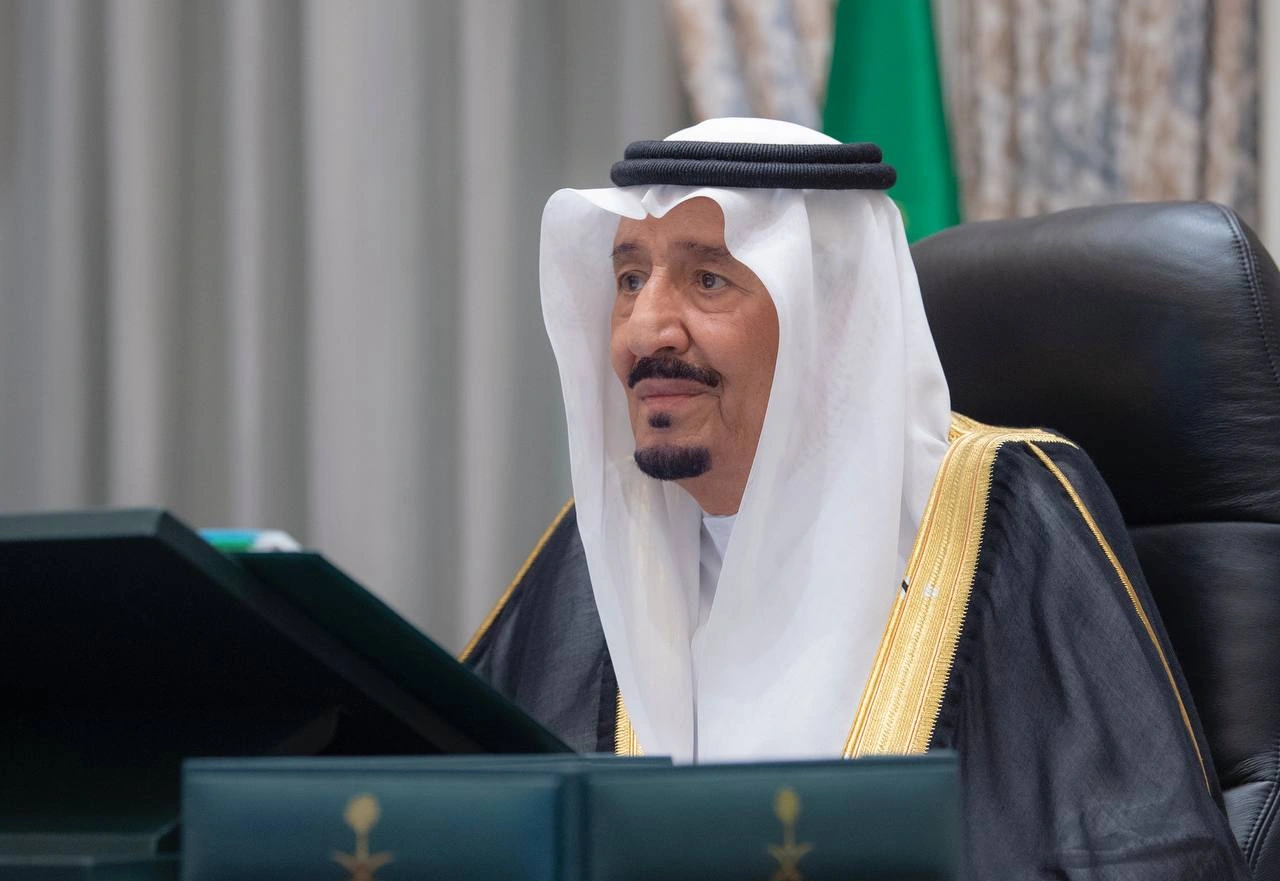 سيدي خادم الحرمين الشريفين يرأس جلسة مجلس الوزراء عبر الاتصال المرئي - صورة 1