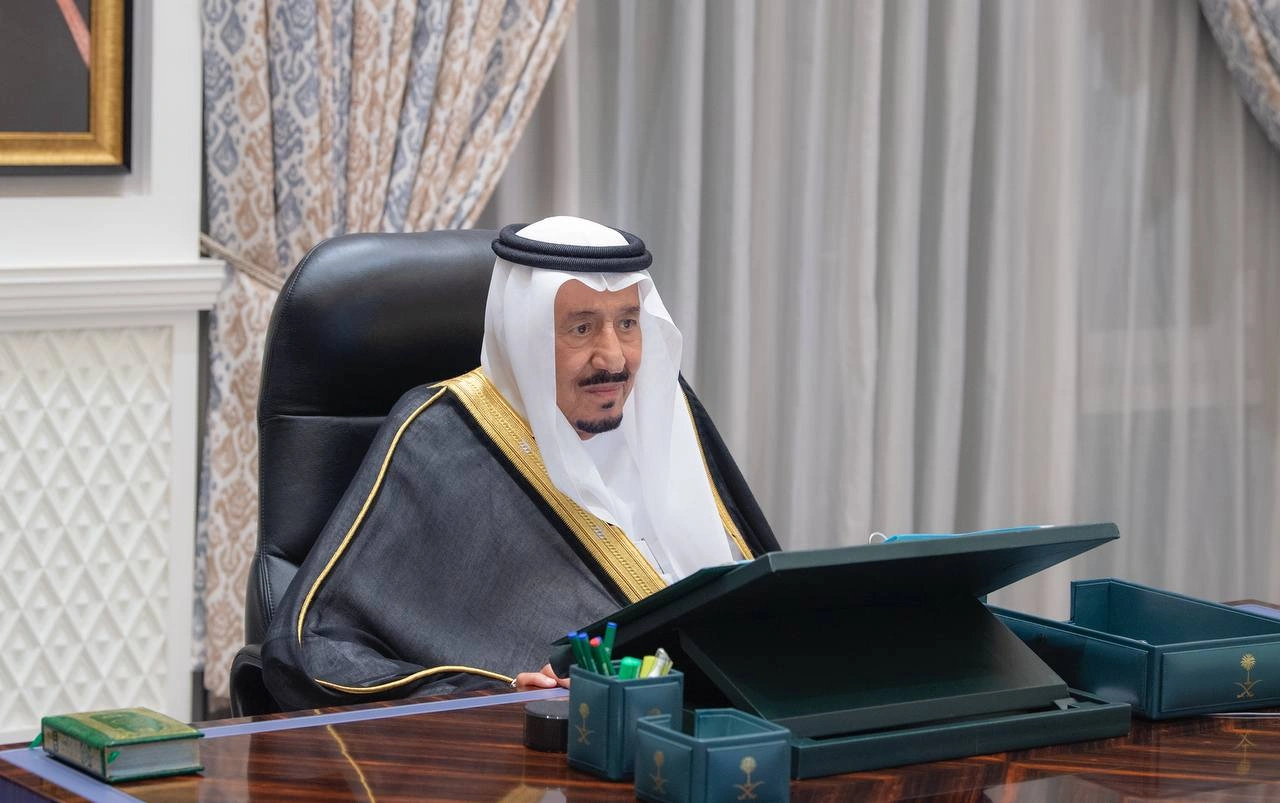 سيدي خادم الحرمين الشريفين يرأس جلسة مجلس الوزراء عبر الاتصال المرئي - صورة 1