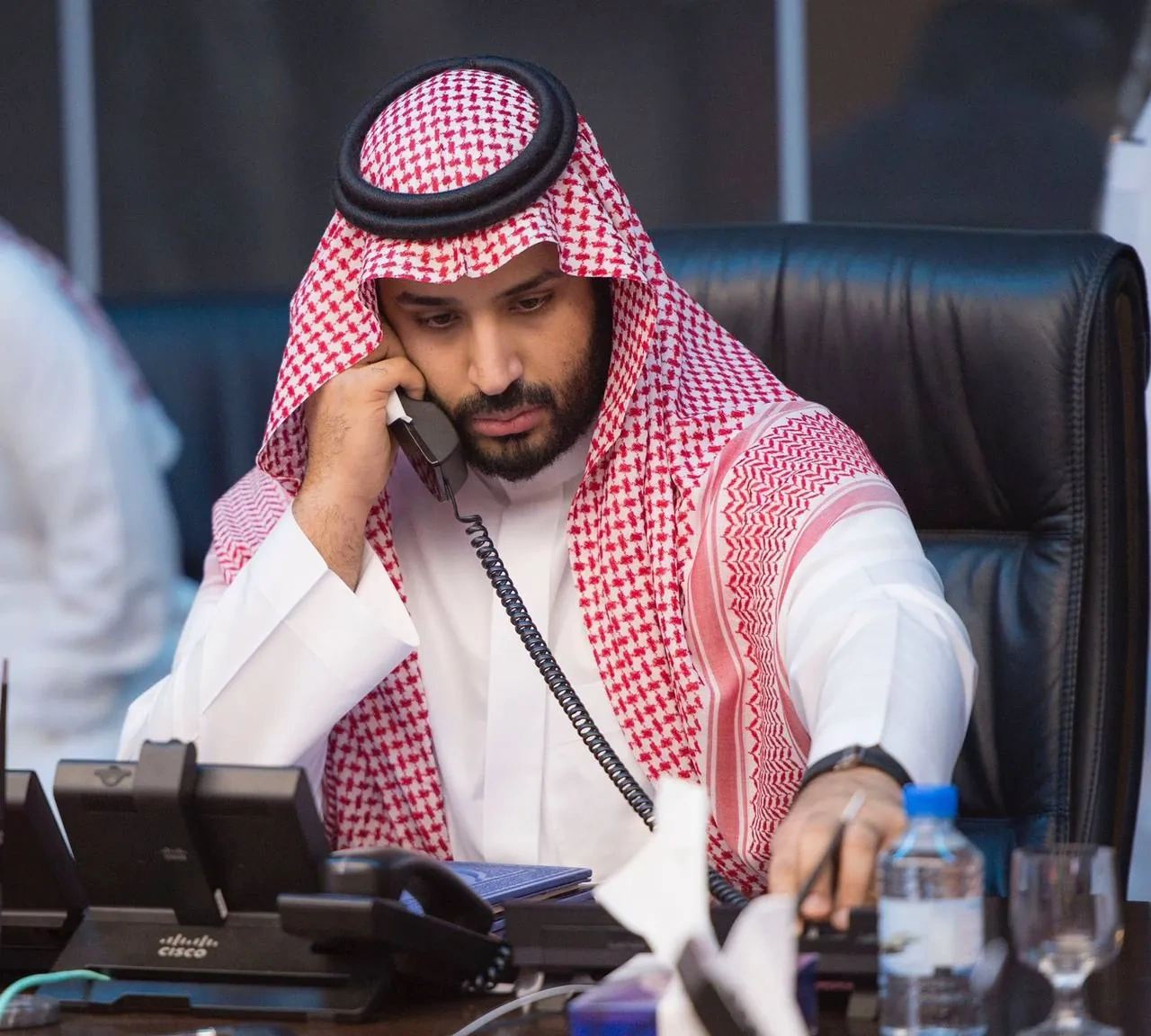 سيدي خادم الحرمين الشريفين يرأس جلسة مجلس الوزراء عبر الاتصال المرئي - صورة 1
