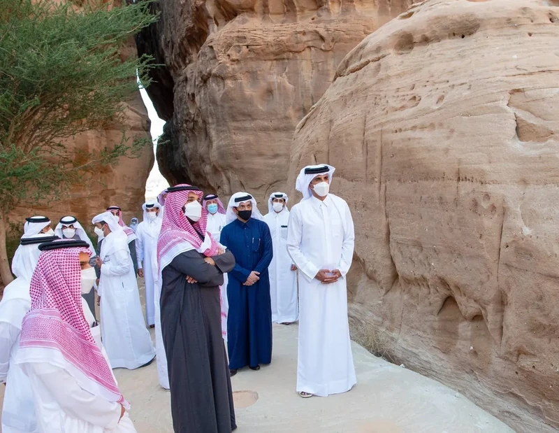 سمو سيدي ولي العهد يصحب سمو أمير دولة قطر جولة على المواقع الأثرية في العلا - صورة 4