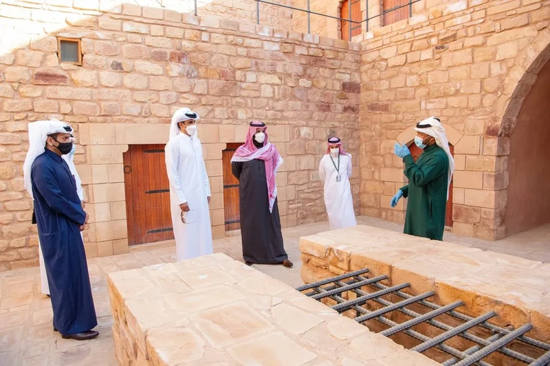 سمو سيدي ولي العهد يصحب سمو أمير دولة قطر جولة على المواقع الأثرية في العلا - صورة 9
