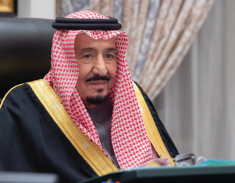 سيدي خادم الحرمين الشريفين يرأس جلسة مجلس الوزراء عبر الاتصال المرئي - صورة 2