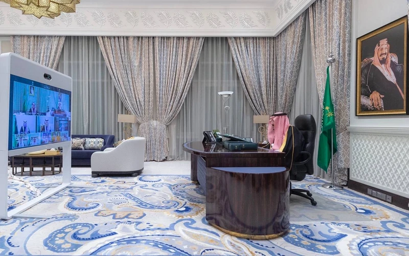 سيدي خادم الحرمين الشريفين يرأس جلسة مجلس الوزراء عبر الاتصال المرئي - صورة 3