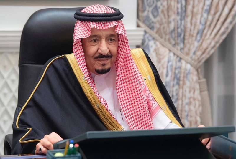 سيدي خادم الحرمين الشريفين يرأس جلسة مجلس الوزراء عبر الاتصال المرئي - صورة 6