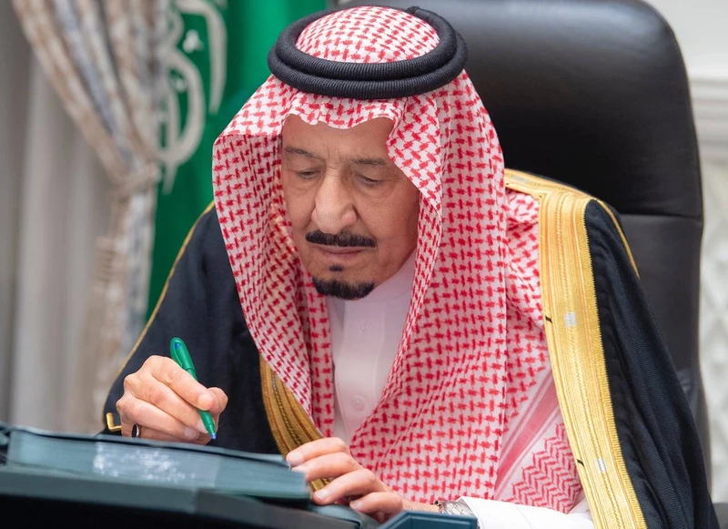 سيدي خادم الحرمين الشريفين يرأس جلسة مجلس الوزراء عبر الاتصال المرئي - صورة 5